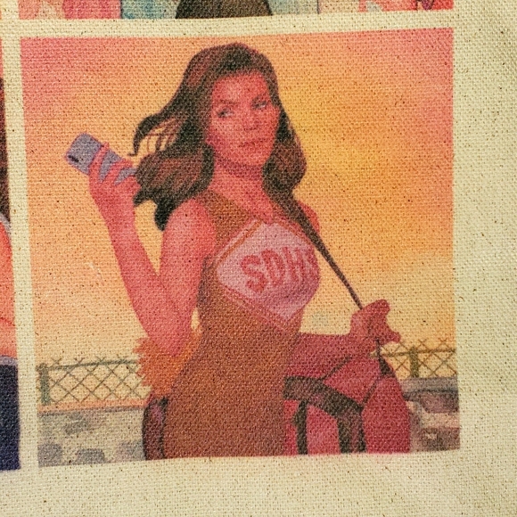 Buffy the Vampire Slayer Comic Tote Bag - Picture 5 of 7